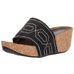 New Donald Pliner Gess slide sandals Sz 9.5